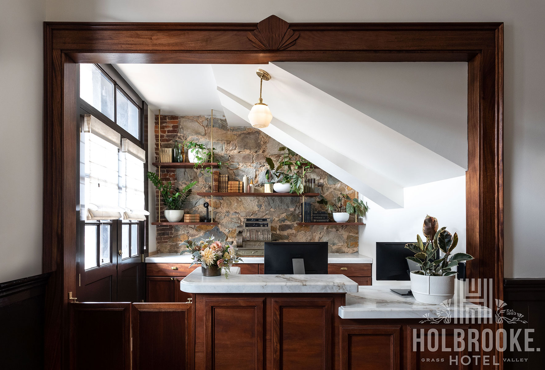 Holbrooke Hotel photo by Kat Alves