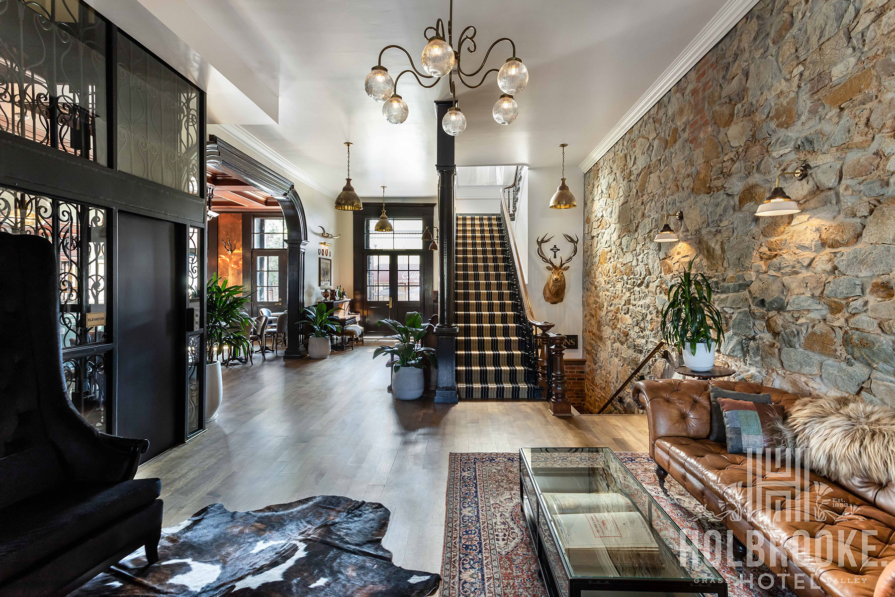 Holbrooke Hotel photo by Kat Alves