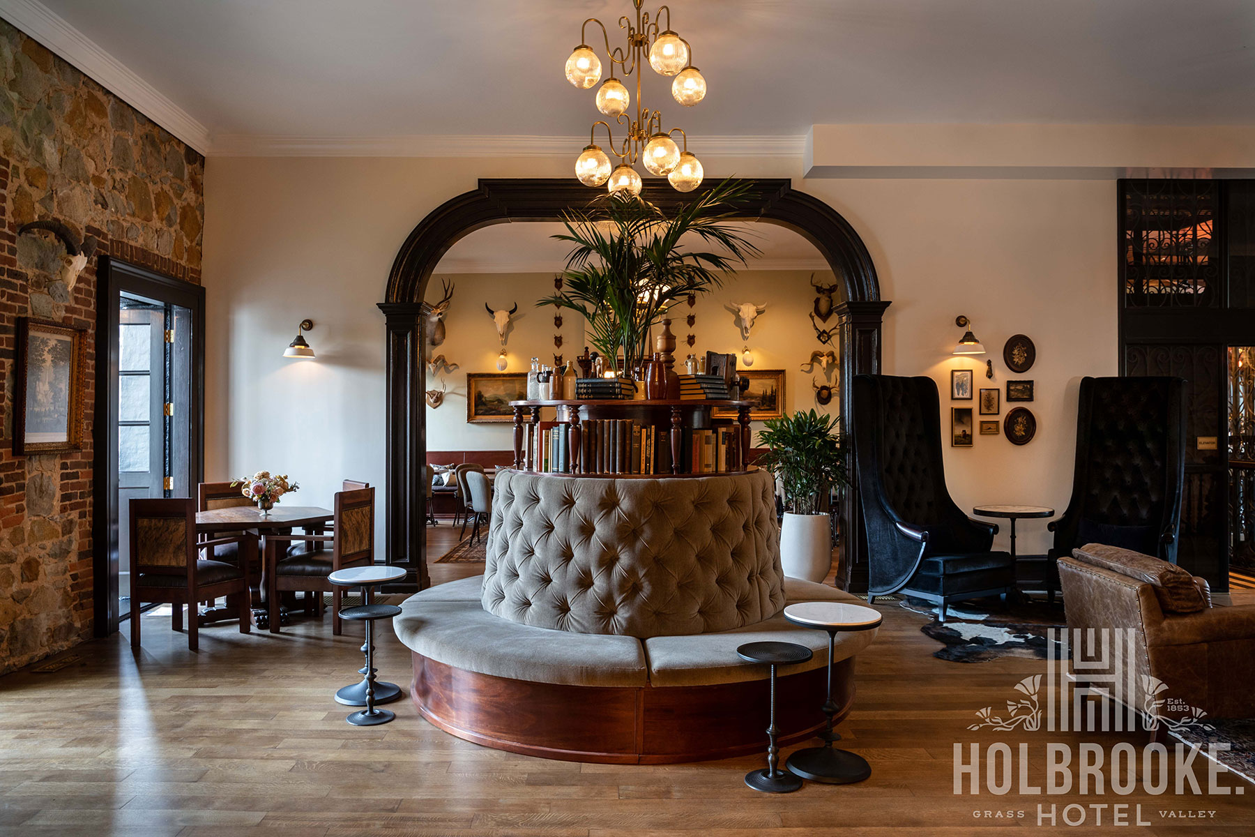 Holbrooke Hotel photo by Kat Alves