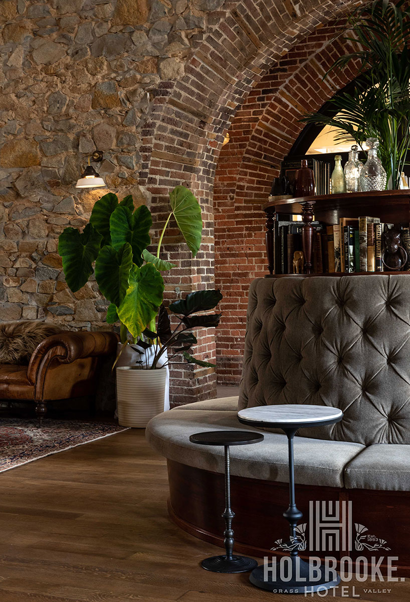 Holbrooke Hotel photo by Kat Alves